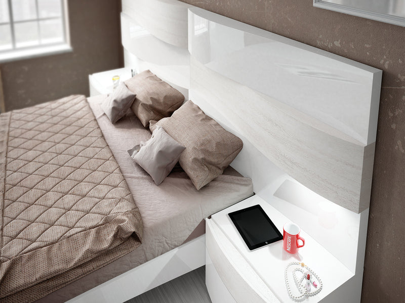 Cordobas Platform Bed