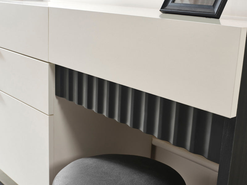 Safir 4 Drawer Dresser With Mirror
